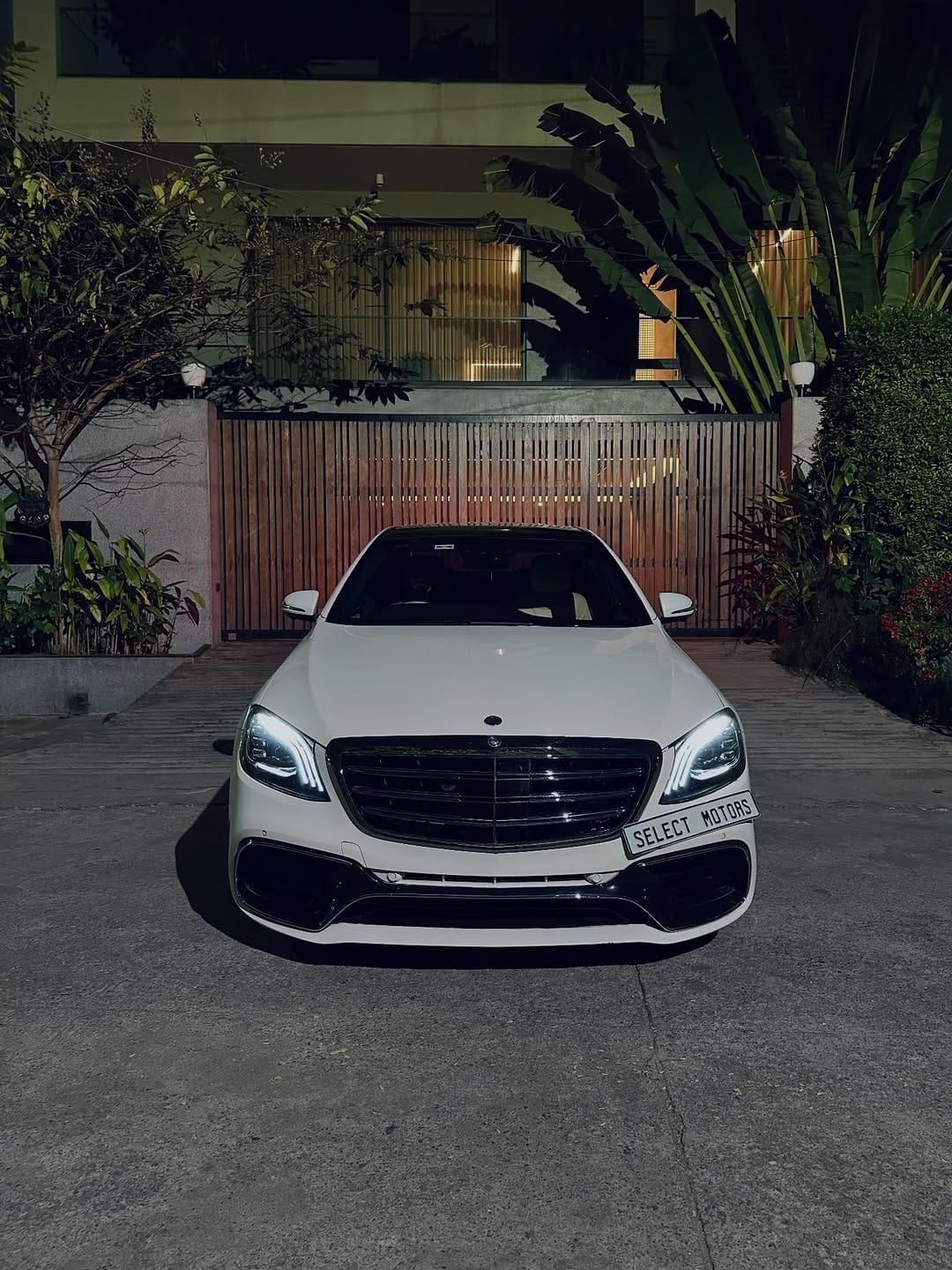 Post 8 by SELECT-MOTORS on Instagram (carousel)