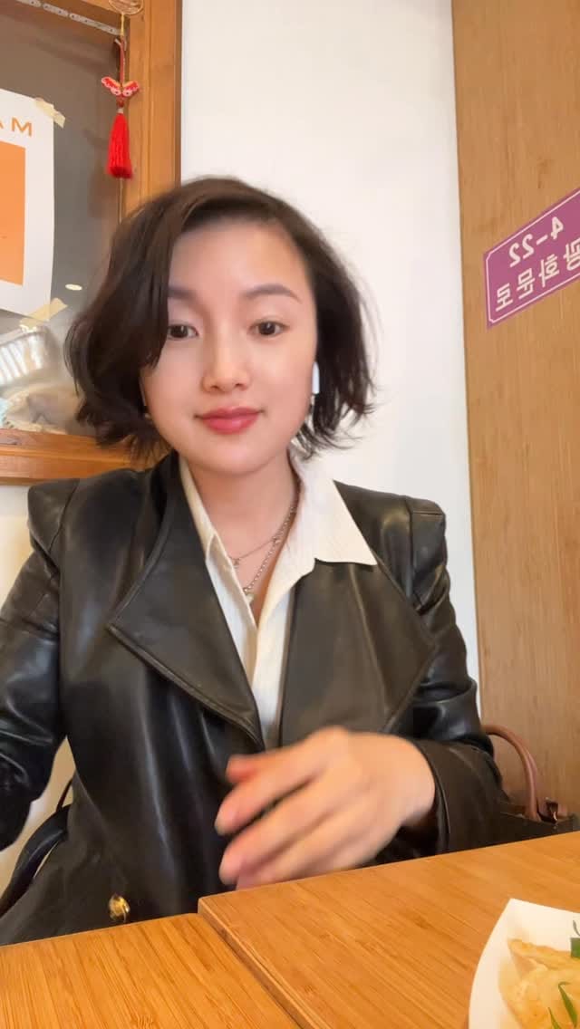 Post 3 by MaojiMini on Instagram (video)