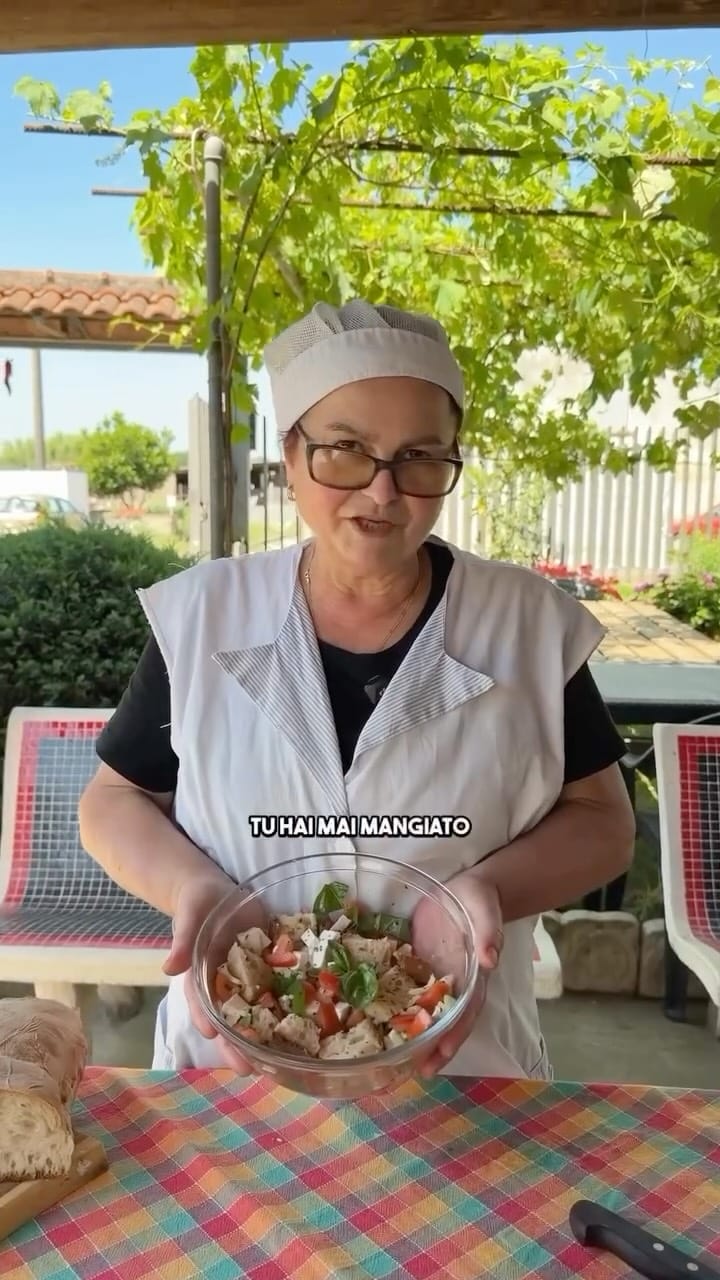 Post 5 by Italian Food & Wine on Instagram (video)