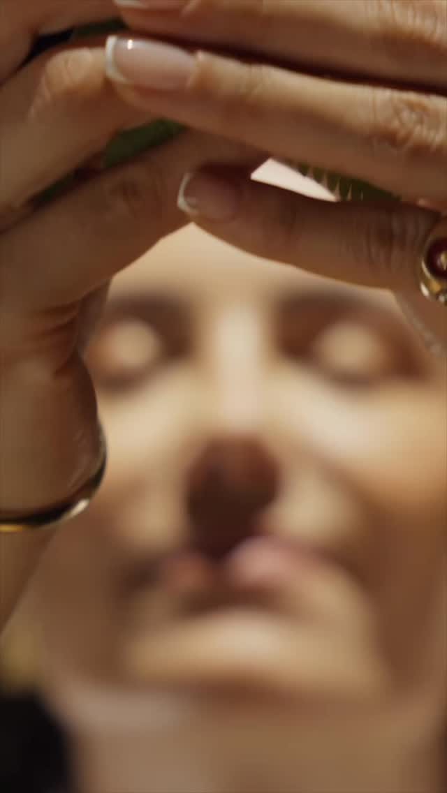 Post 8 by THAIS BERNARDES on Instagram (video)