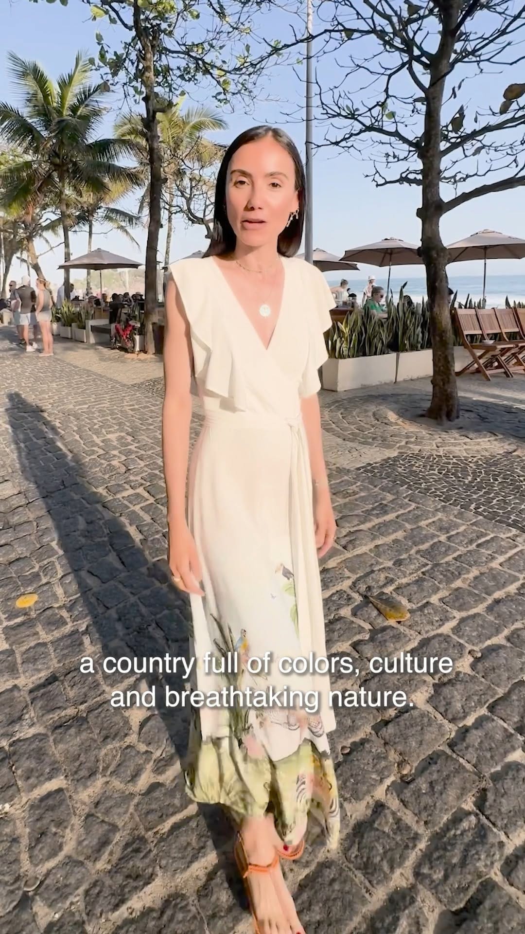 Post 10 by THAIS BERNARDES on Instagram (video)