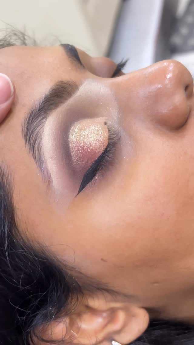 Post 9 by RITU SHARMA MAKEOVERS🧿 on Instagram (video)