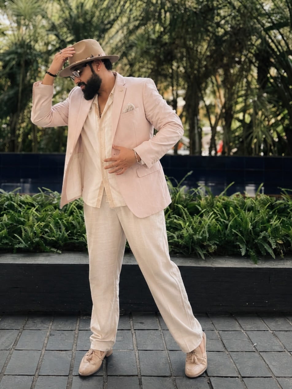 Post 6 by Avinav 𝑀𝒾𝓃𝑜𝒸𝒽𝒶 on Instagram (image)