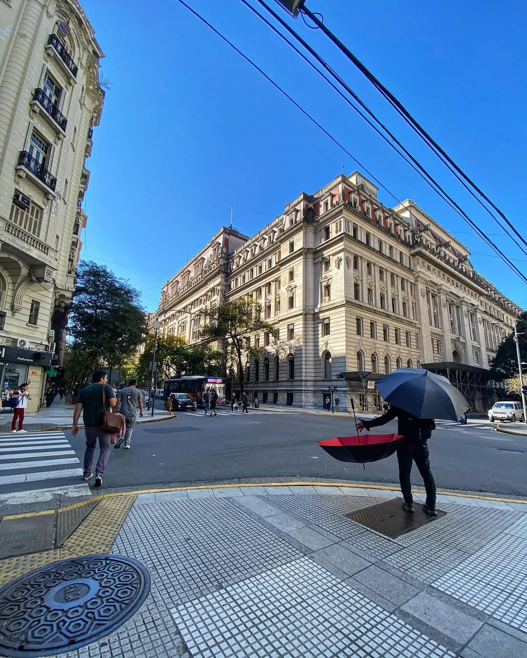 Post 6 by @capturandobaires on Instagram (image)