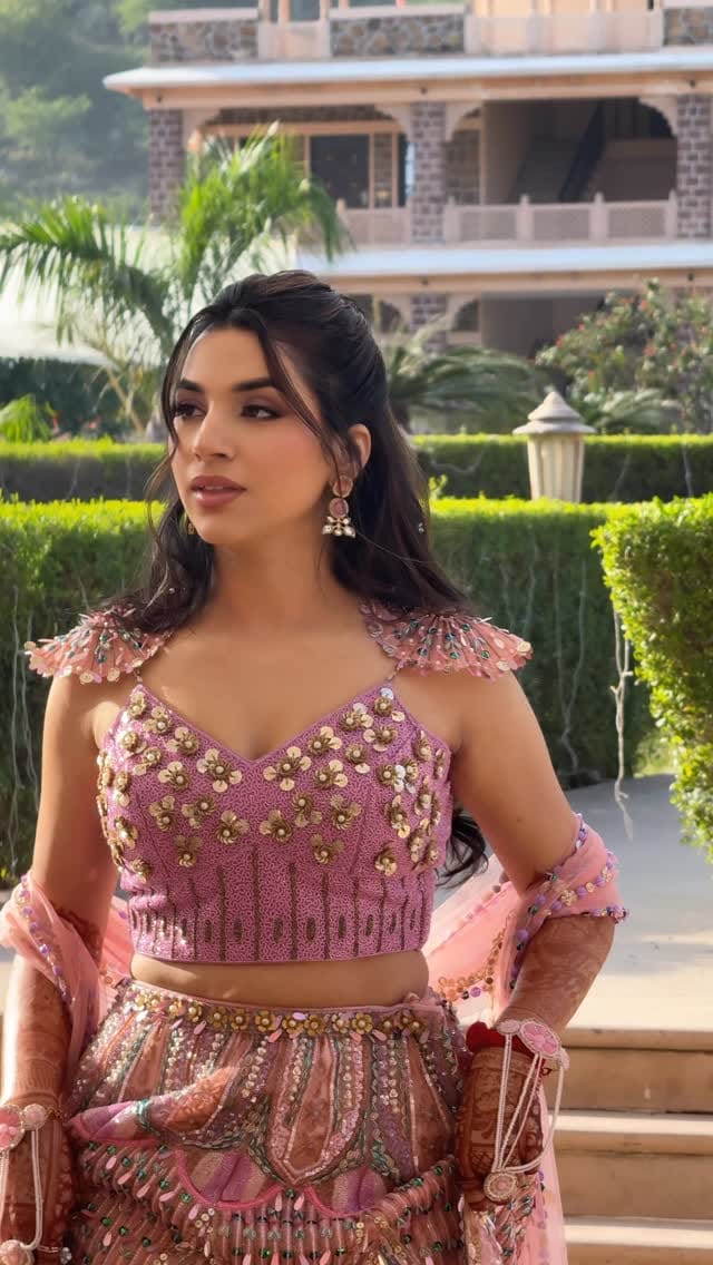 Post 9 by SIMRAN SHOKEEN on Instagram (video)
