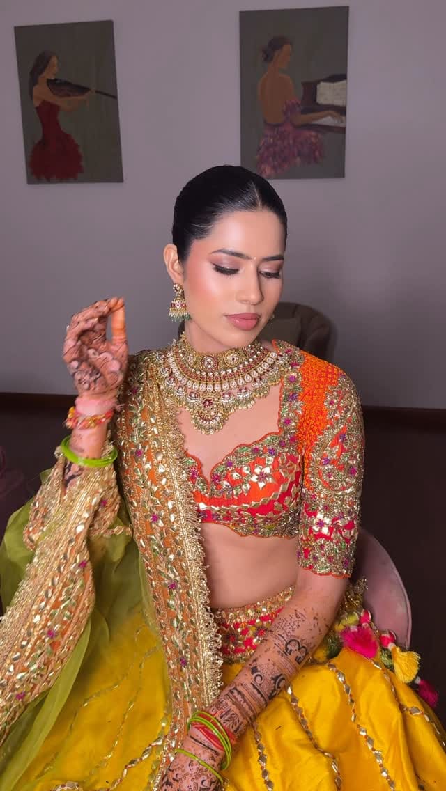 Post 3 by SIMRAN SHOKEEN on Instagram (video)