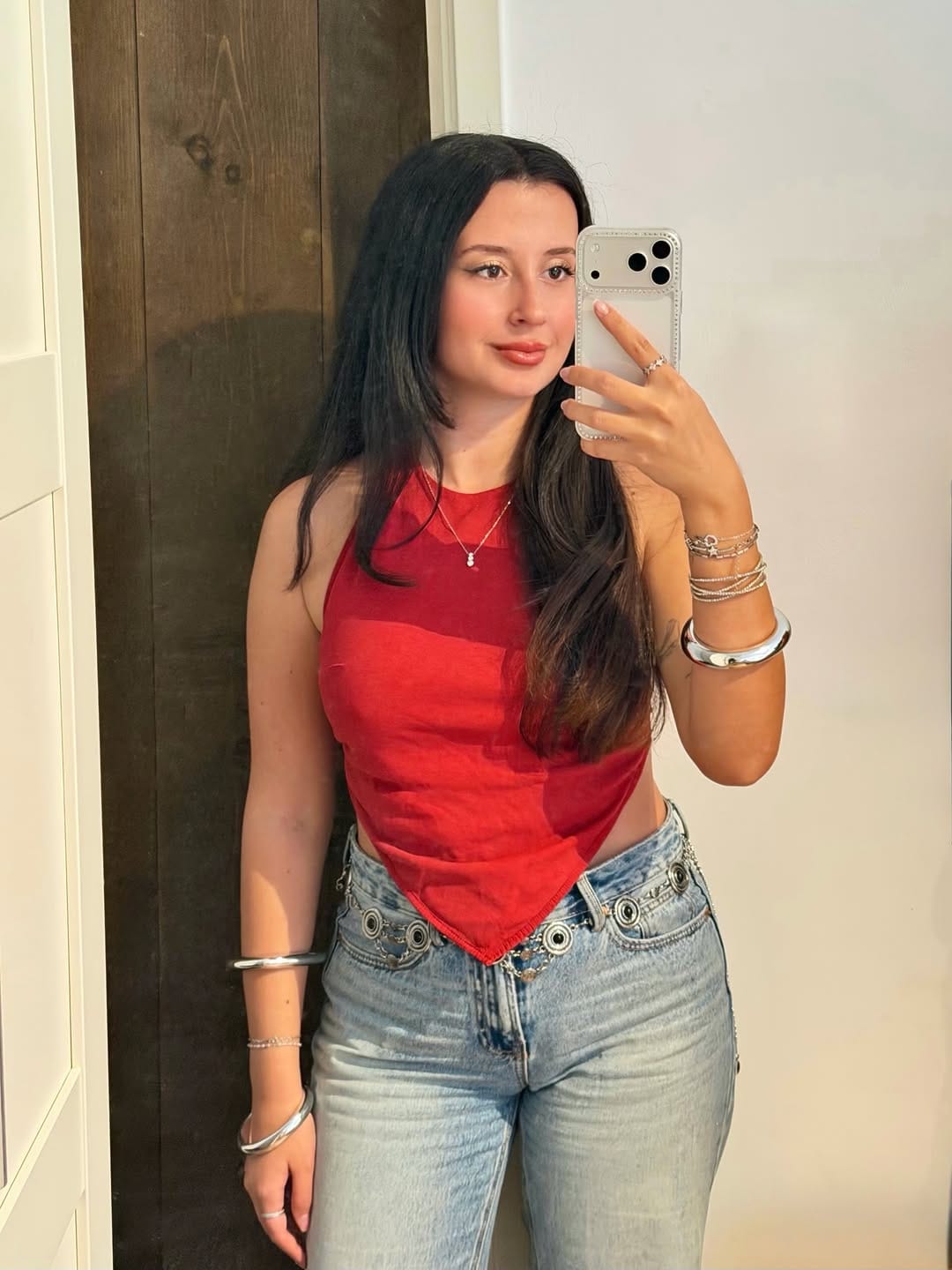 Post 4 by İrem Danacı on Instagram (carousel)