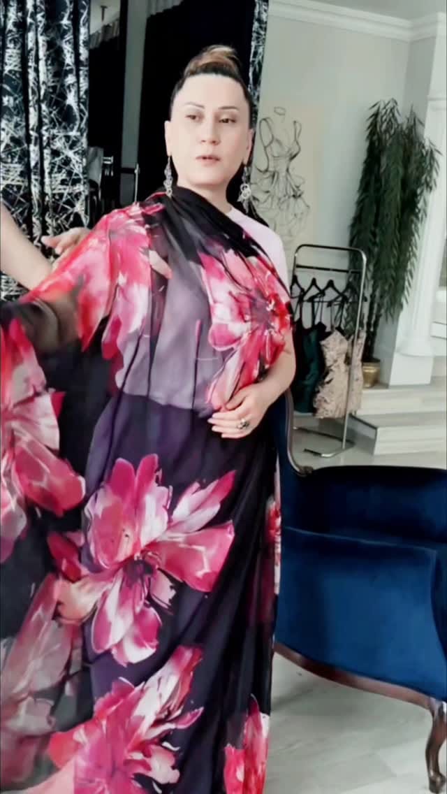 Post 6 by AzeRin on Instagram (video)