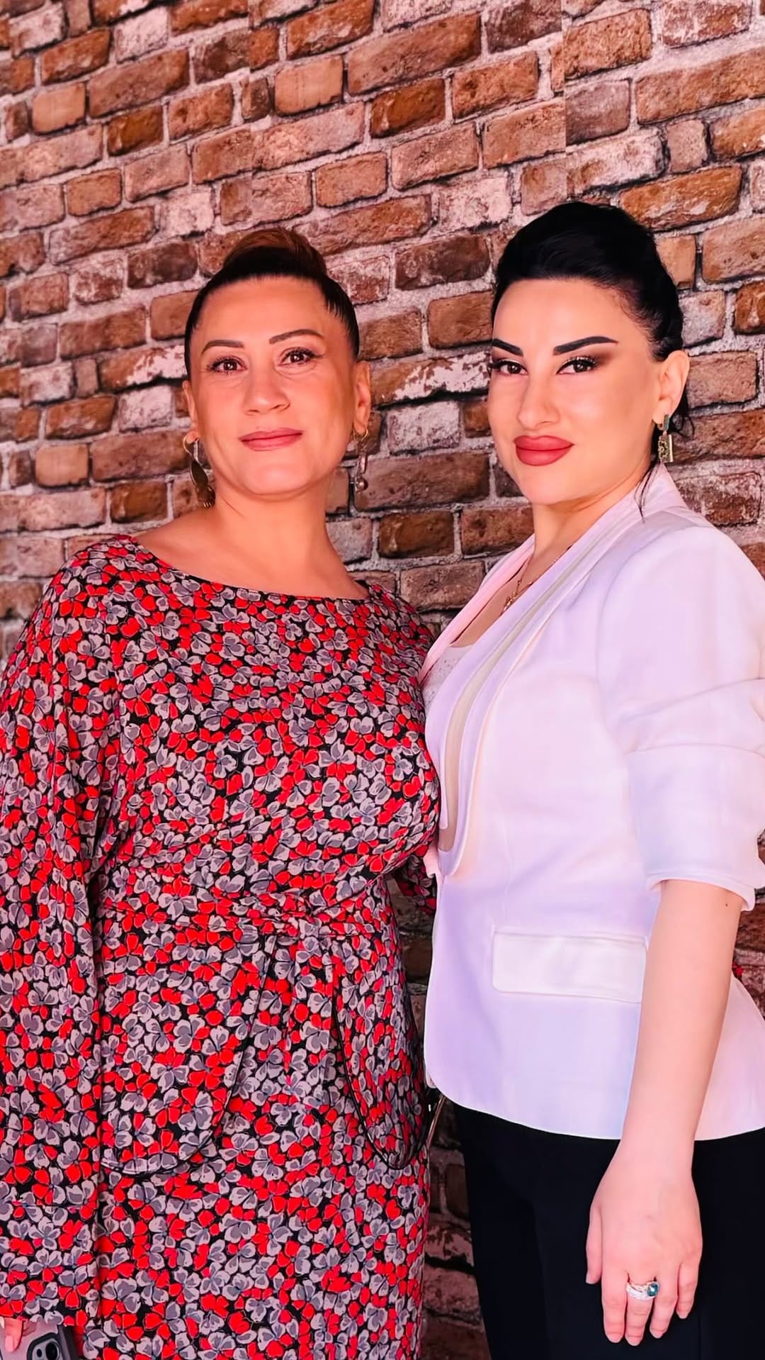 Post 4 by AzeRin on Instagram (video)