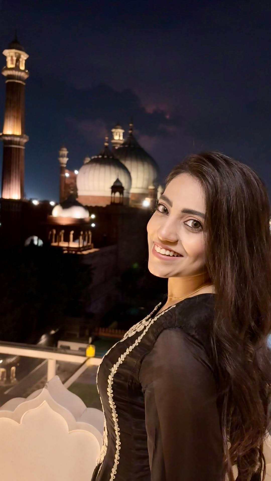 Post 8 by Afreen Rahat on Instagram (video)