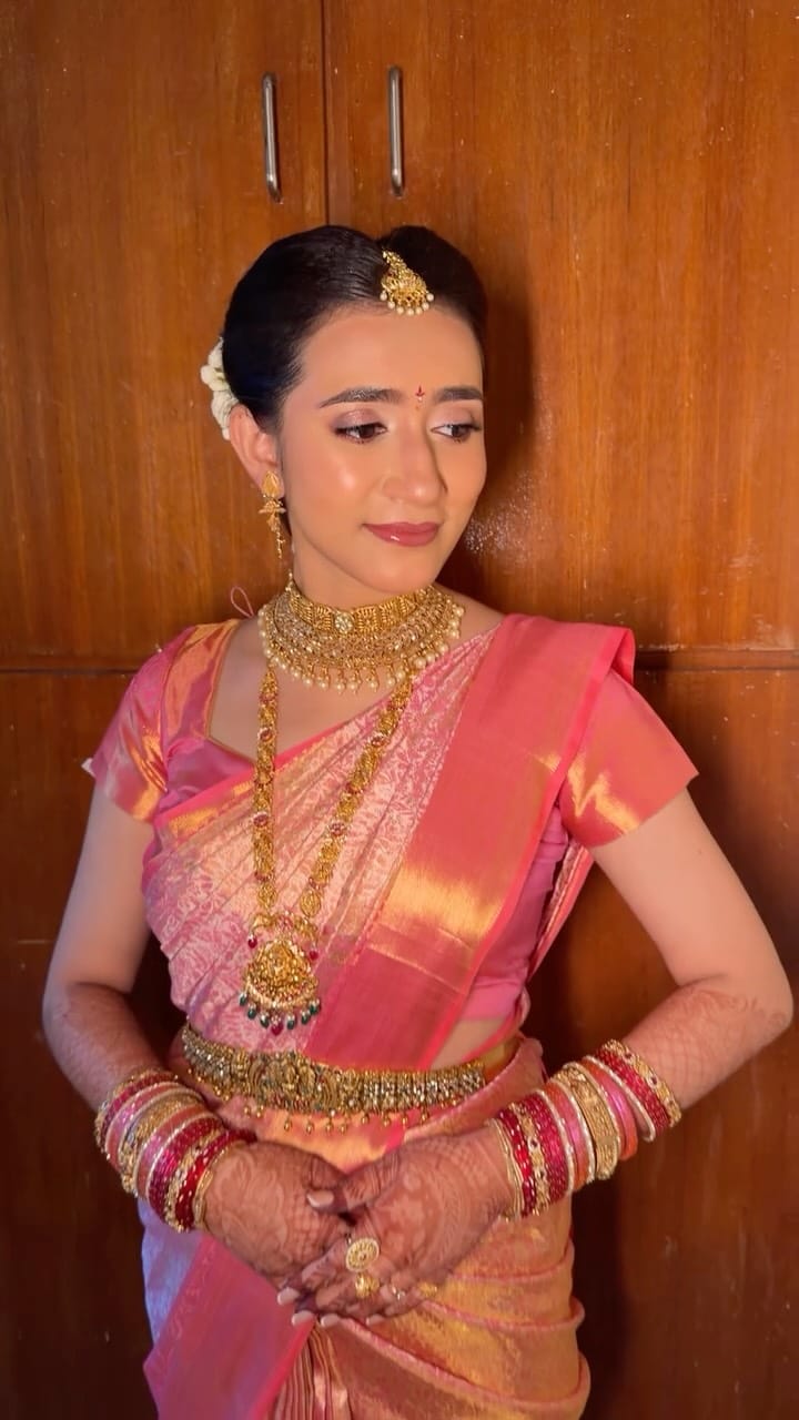 Post 4 by Lavanya Kanneganti | Pro Makeup Artist | Hyderabad | Vijayawada on Instagram (video)