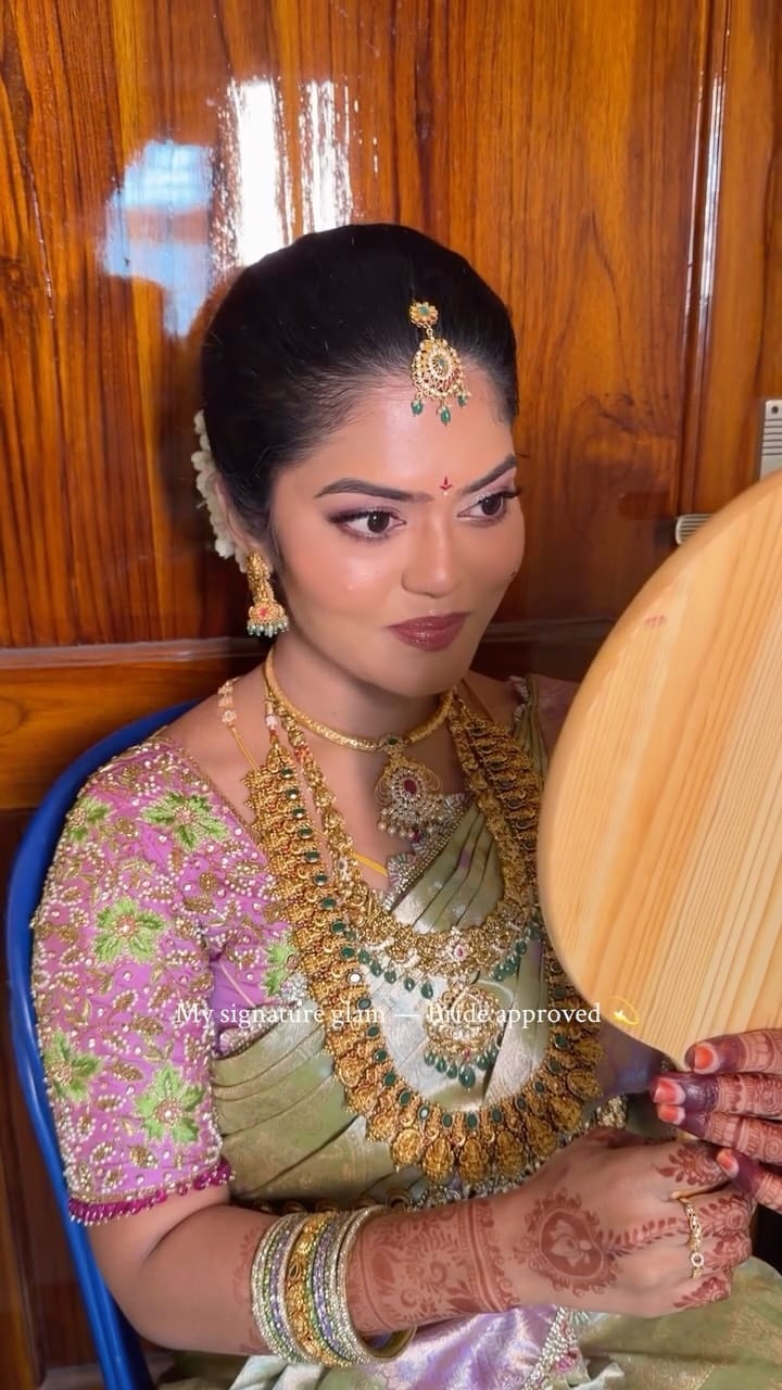 Post 8 by Lavanya Kanneganti | Pro Makeup Artist | Hyderabad | Vijayawada on Instagram (video)