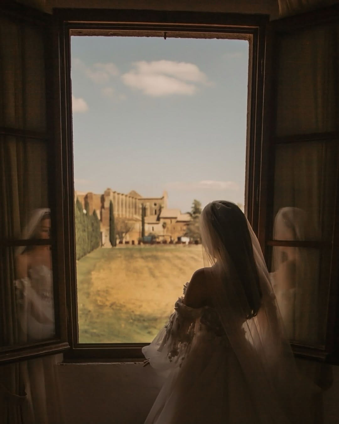 Post 8 by Wedding photographer Italy Europe on Instagram (carousel)