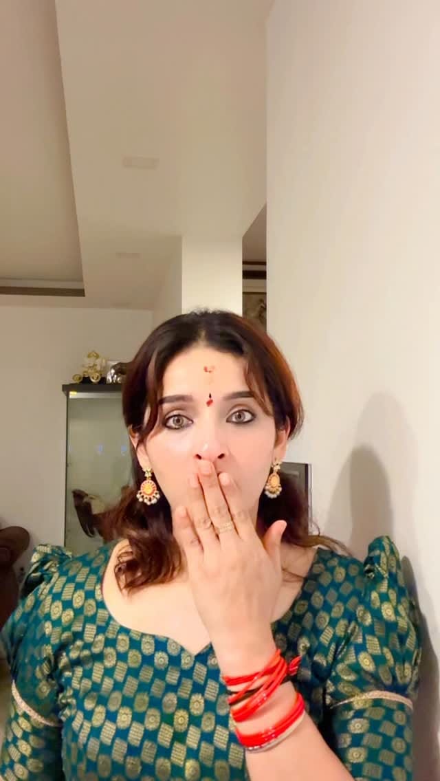 Post 6 by Sowmya Menon on Instagram (video)