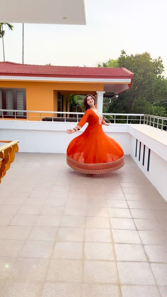 Post 5 by Sowmya Menon on Instagram (video)