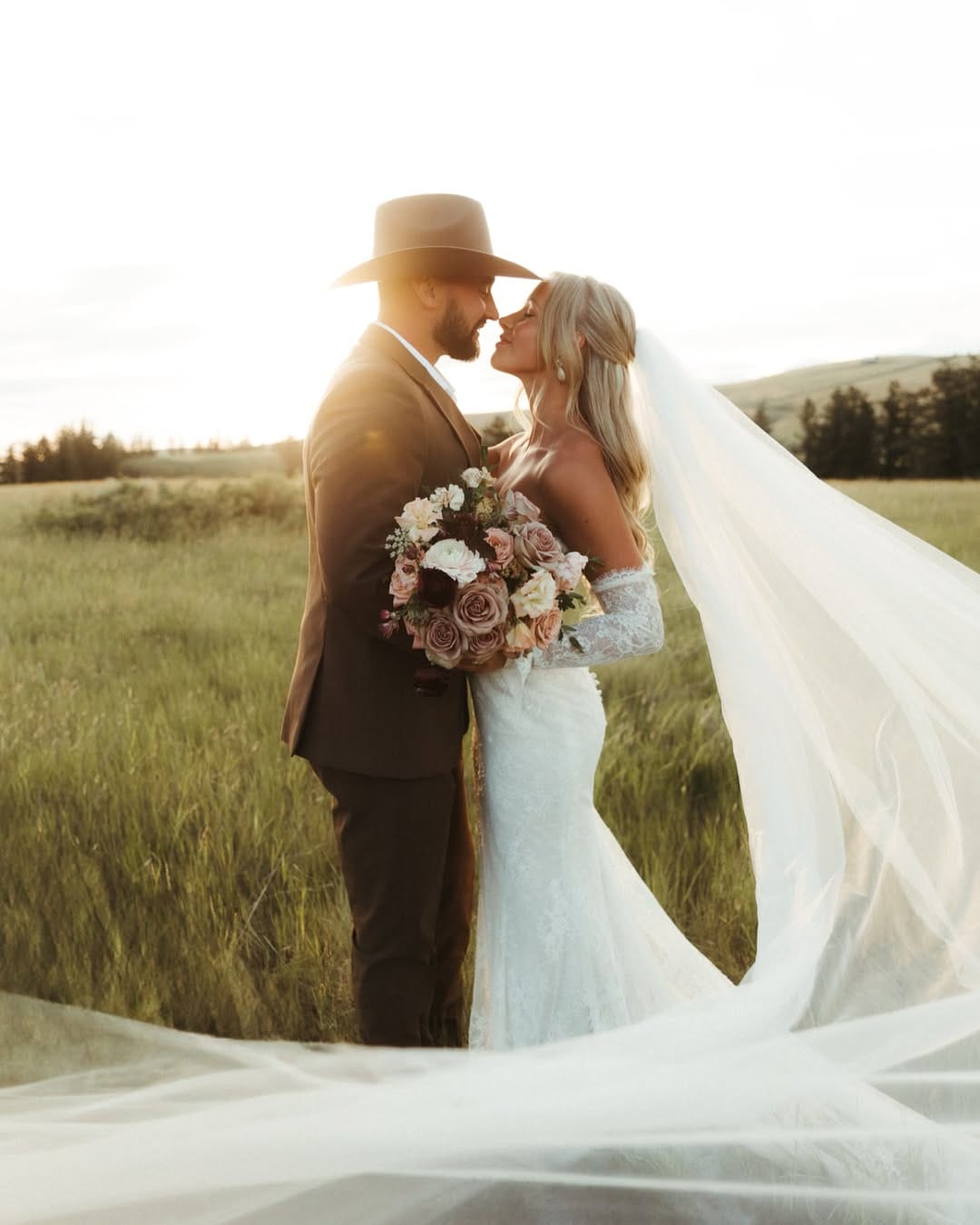Post 8 by Tay | BC Wedding Photographer on Instagram (image)