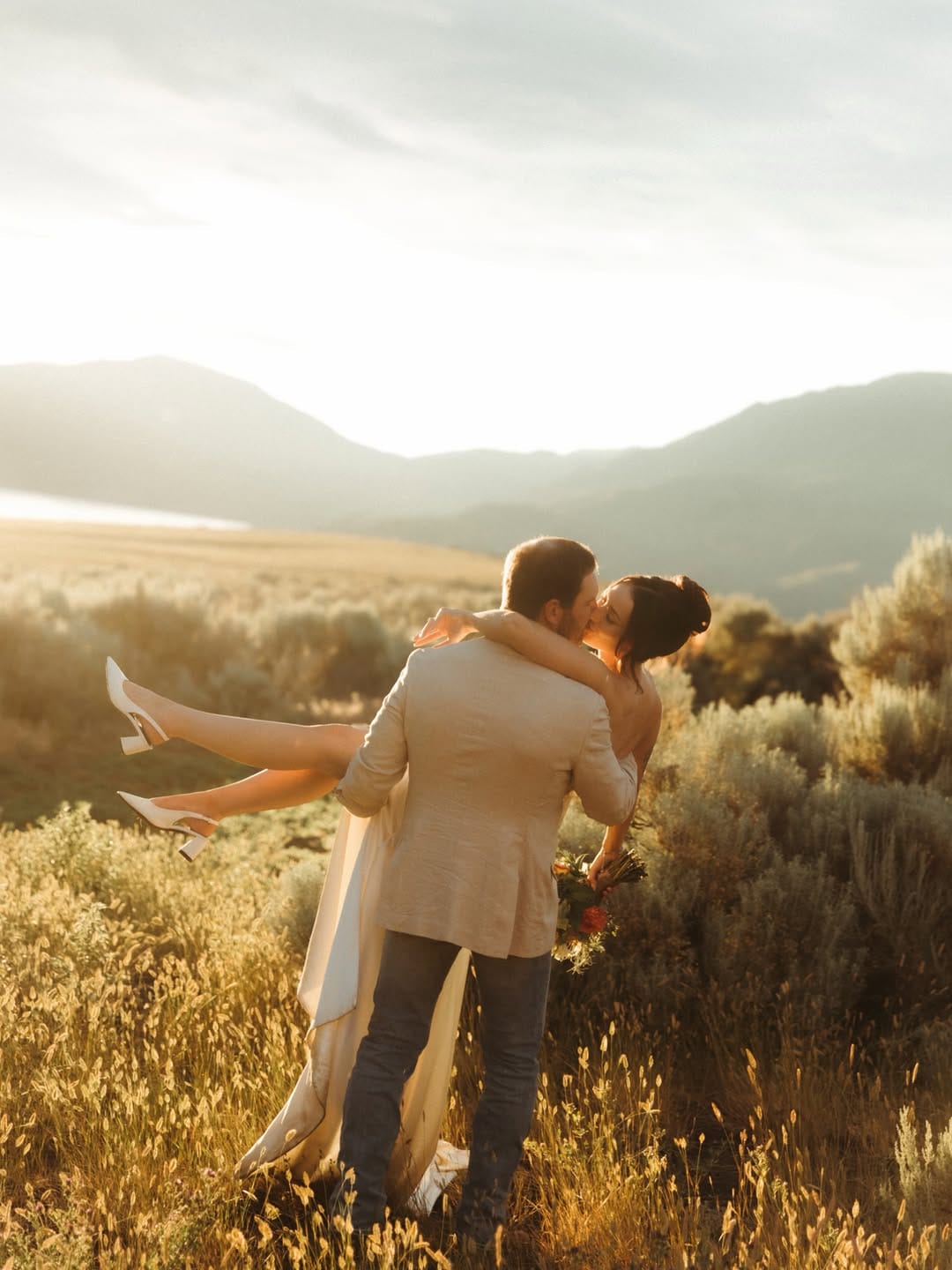 Post 3 by Tay | BC Wedding Photographer on Instagram (image)