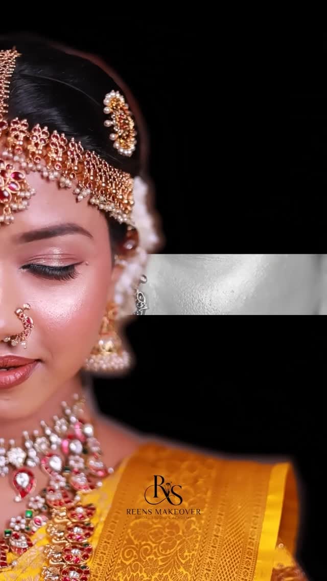 Post 8 by Reenusri 💄Coimbatore makeup artist & Tutor👩‍🏫 on Instagram (video)