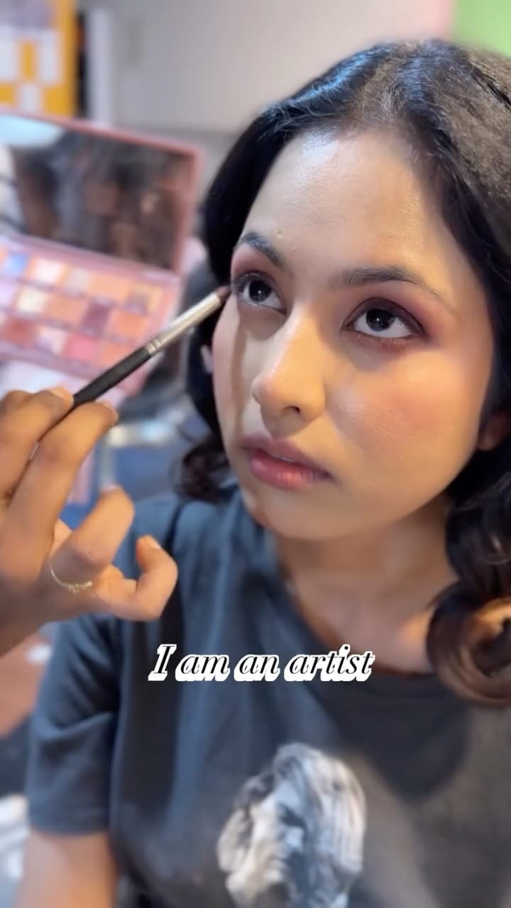 Post 4 by Rini mua on Instagram (video)