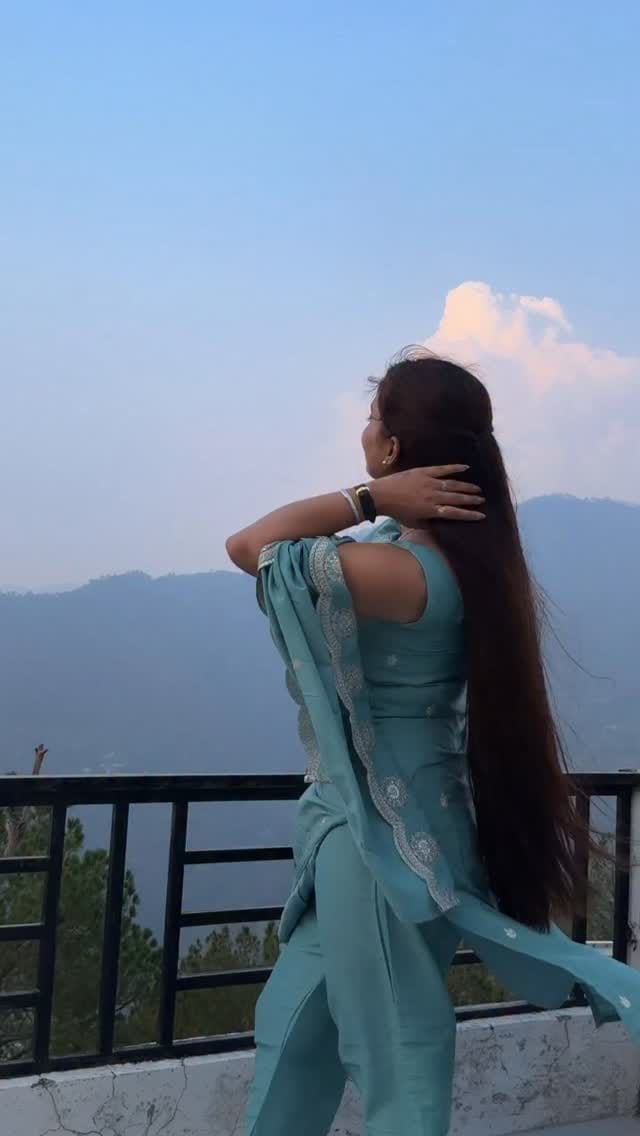 Post 4 by Mahi Rawat on Instagram (video)