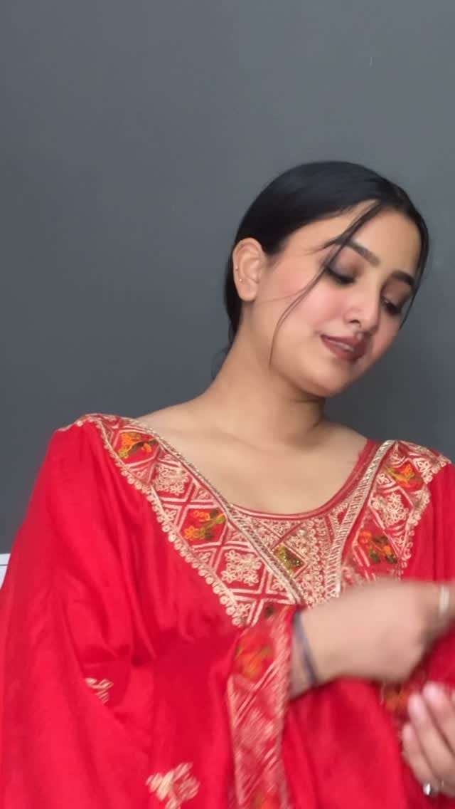 Post 10 by Mahi Rawat on Instagram (video)