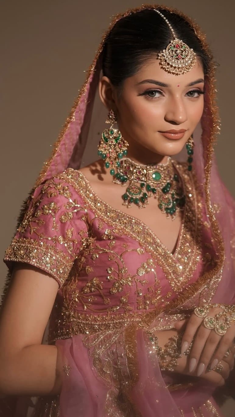 Post 10 by Harshita Gautam  | Delhi Makeup Artist 🧿 on Instagram (video)