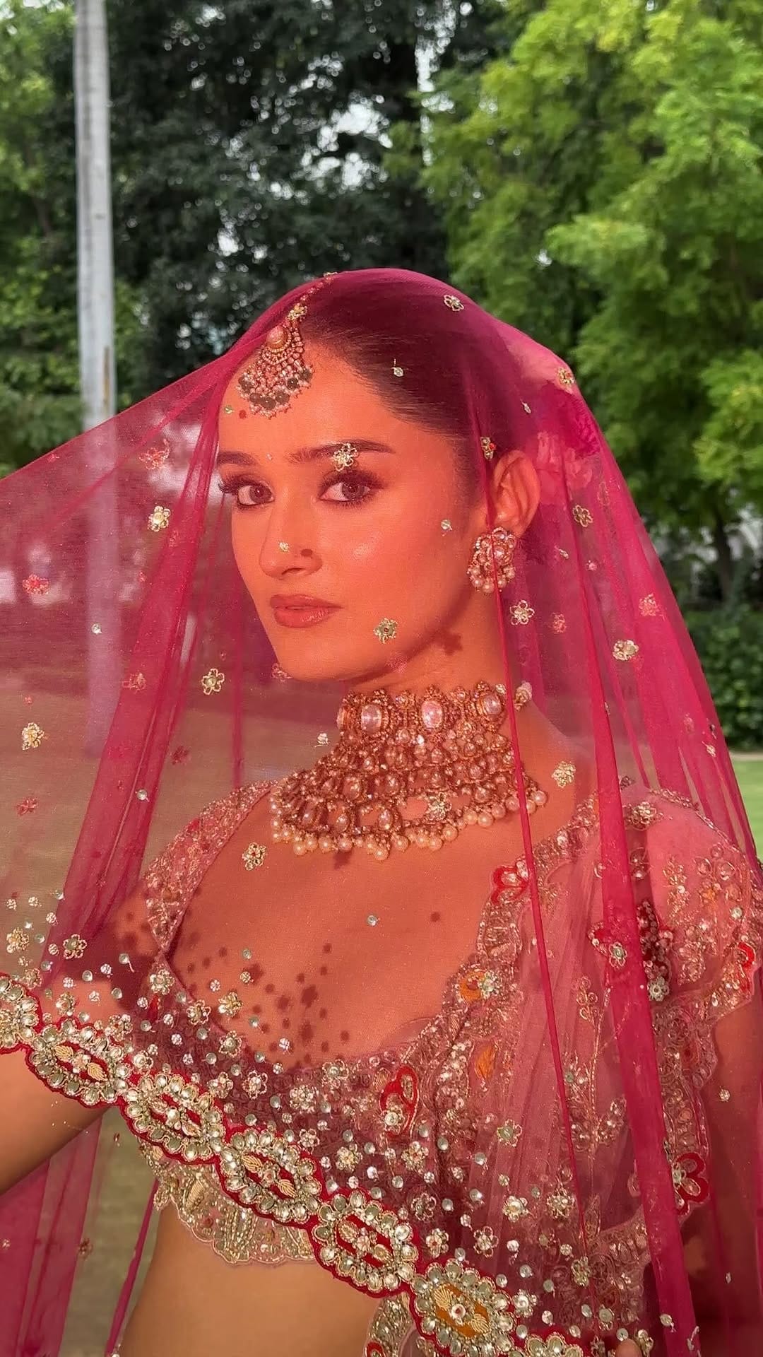 Post 8 by Harshita Gautam  | Delhi Makeup Artist 🧿 on Instagram (video)