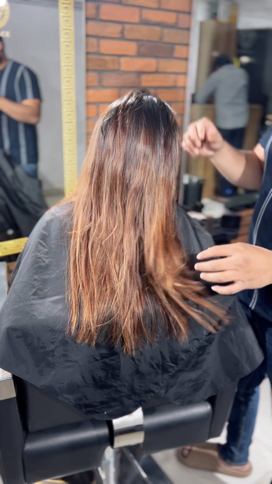 Post 9 by 𝐒𝐚𝐥𝐦𝐚𝐧_𝐬𝐚𝐥𝐦𝐚𝐧𝐢_𝐡𝐚𝐢𝐫_𝐬𝐭𝐮𝐝𝐢𝐨® on Instagram (video)