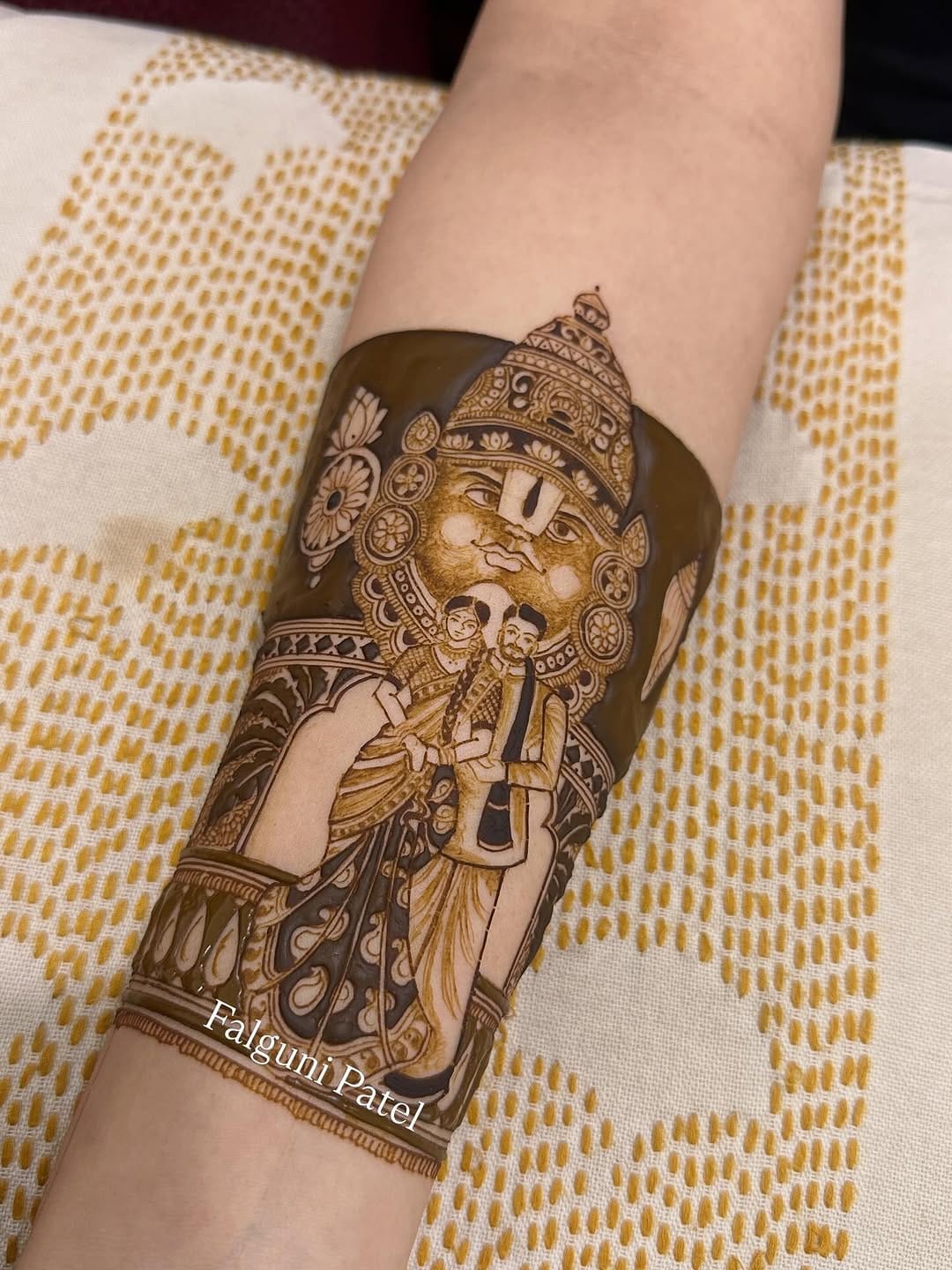 Post 7 by Falguni Patel / Bridal Mehndi specialist on Instagram (carousel)