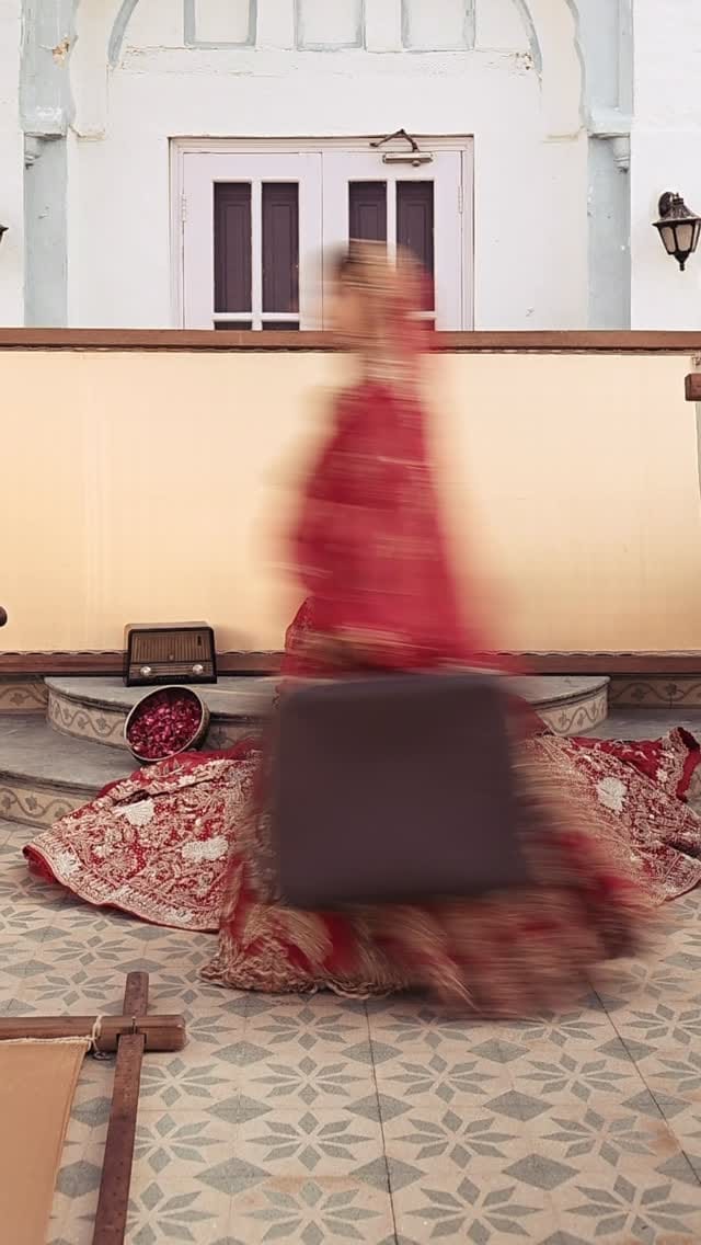 Post 8 by Fashion Photographer & Cinematographer 🇮🇳🇦🇪 on Instagram (video)