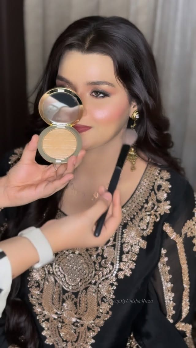 Post 9 by 𝙐𝙣𝙞𝙨𝙝𝙖 𝙈𝙞𝙧𝙯𝙖 💄 on Instagram (video)