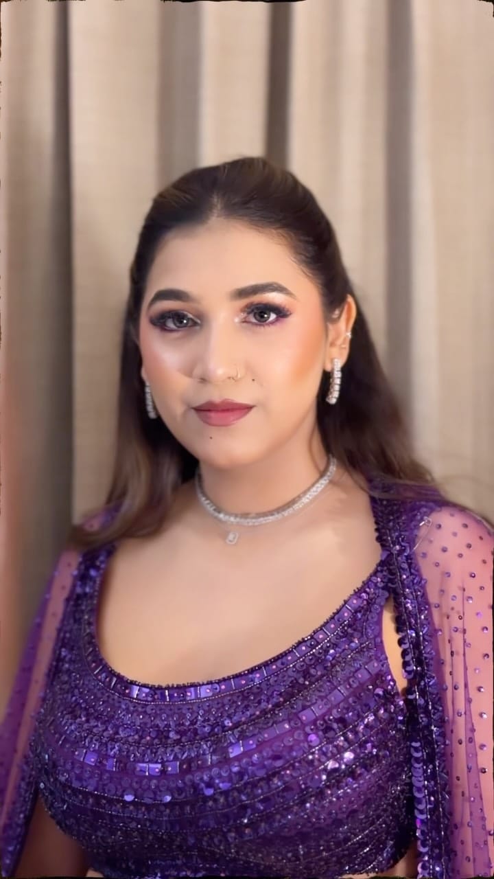 Post 1 by 𝙐𝙣𝙞𝙨𝙝𝙖 𝙈𝙞𝙧𝙯𝙖 💄 on Instagram (video)