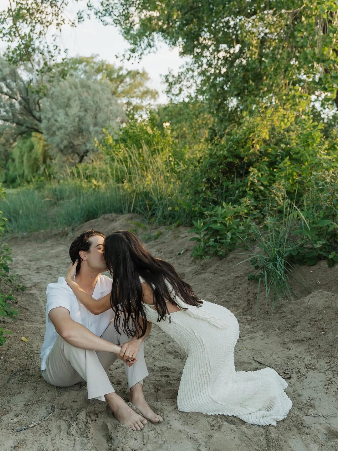 Post 7 by Nicole | Wedding Photographer on Instagram (carousel)