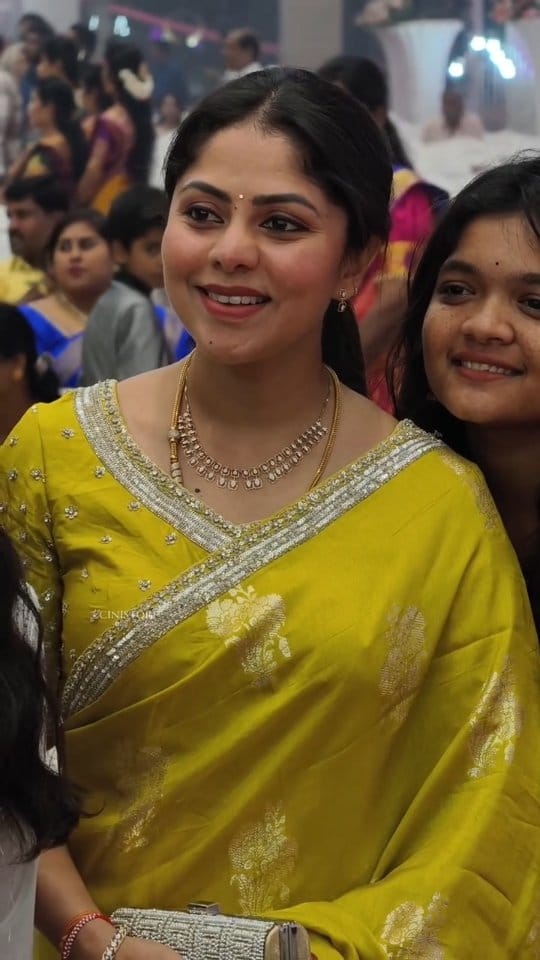 Post 1 by Sharmitha Gowda on Instagram (video)