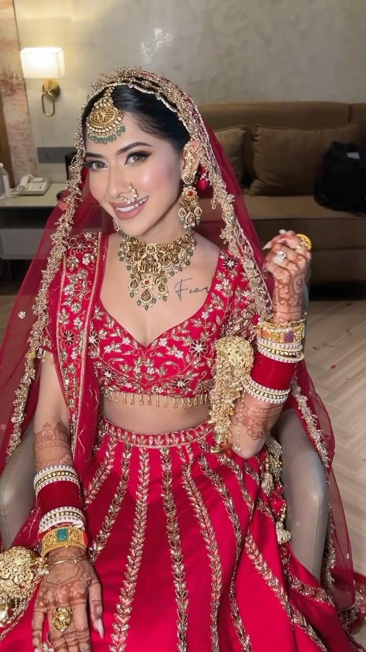 Post 10 by Abhilasha Kashyap on Instagram (video)