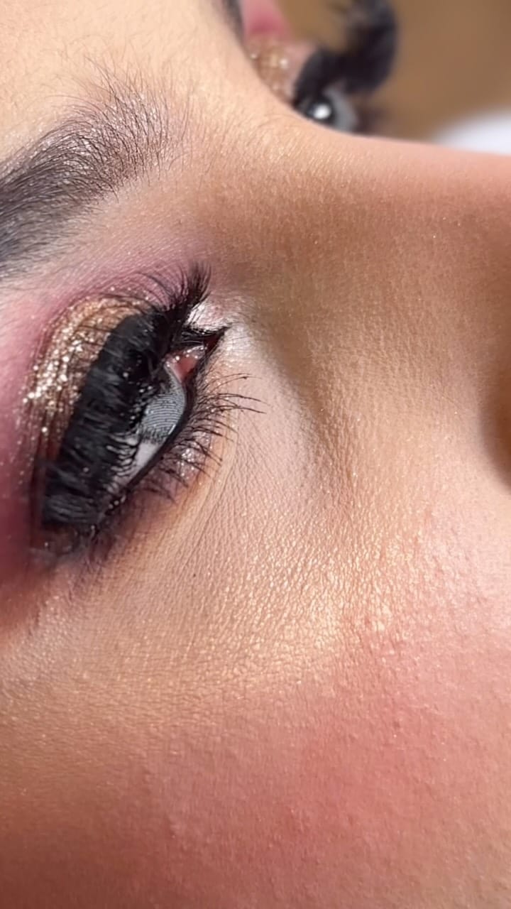 Post 2 by F A T I M A   K H A N  | Makeup Artist on Instagram (video)
