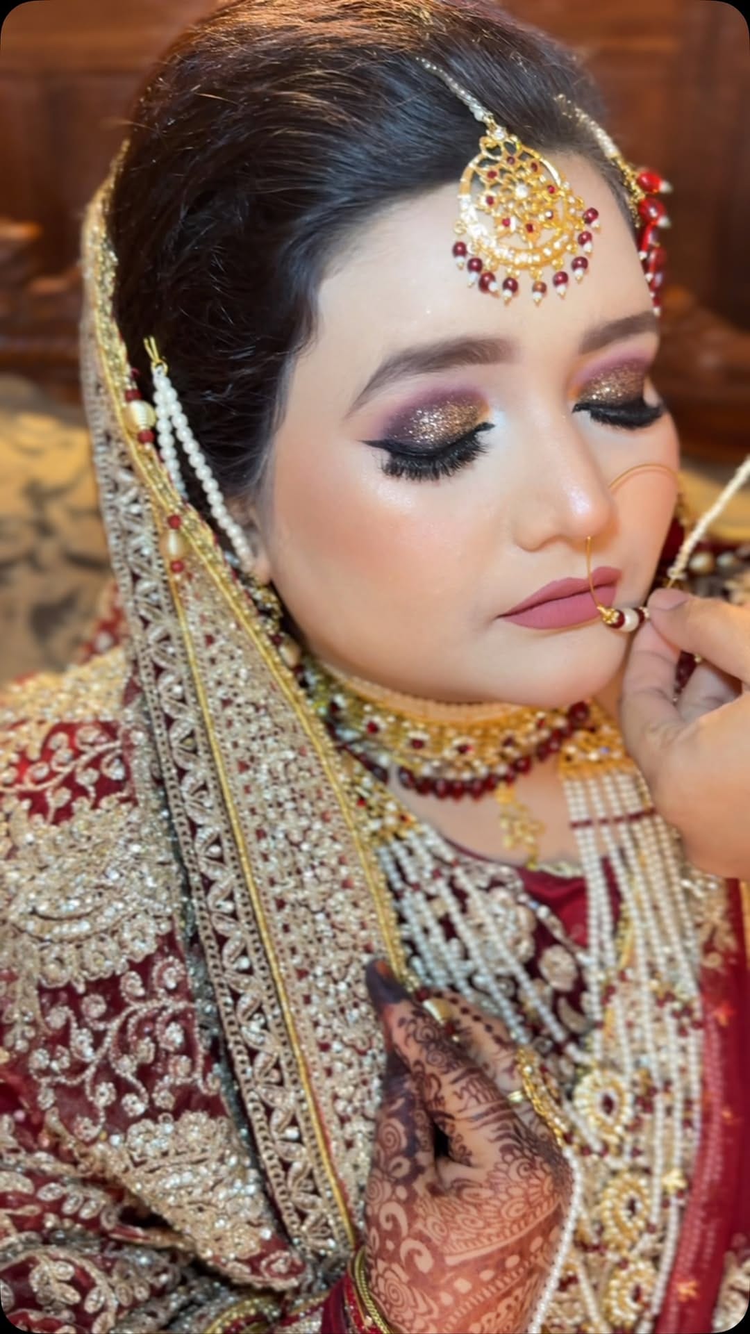 Post 1 by F A T I M A   K H A N  | Makeup Artist on Instagram (video)
