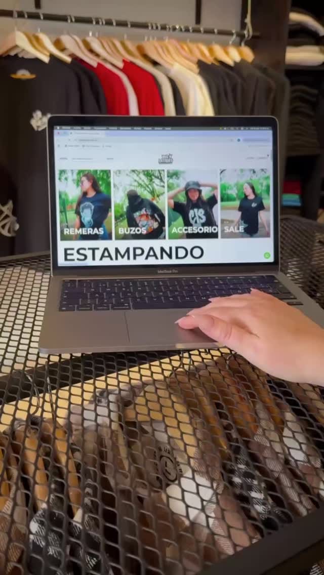 Post 9 by Don Osvaldo Rock on Instagram (video)