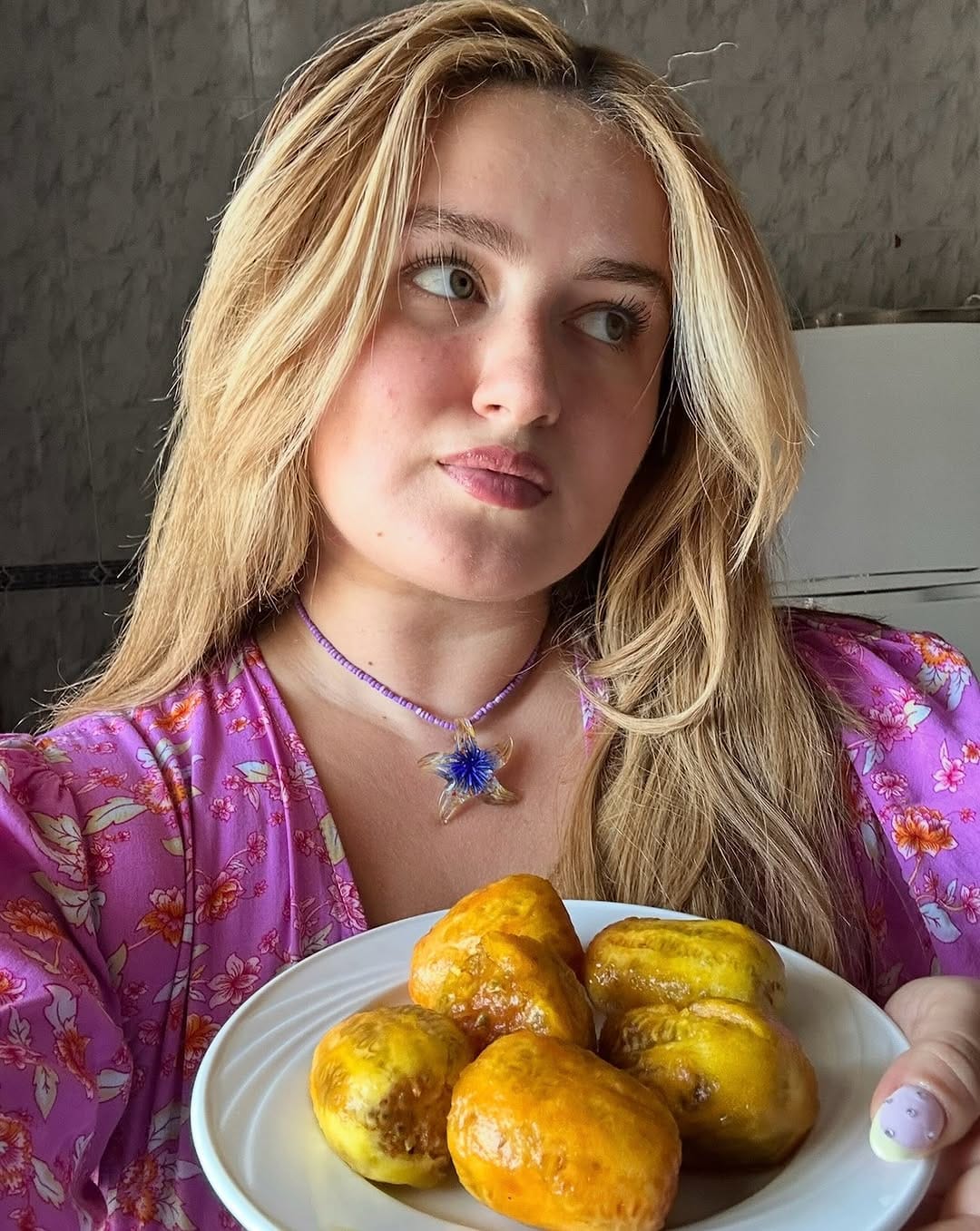 Post 1 by 𝓑𝓸𝓼𝓫𝓸𝓼 🍭🥥🥭|  Travel, fashion, food, lifestyle on Instagram (carousel)