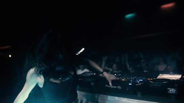 Post 6 by ESTASIA | DJ & Producer on Instagram (video)