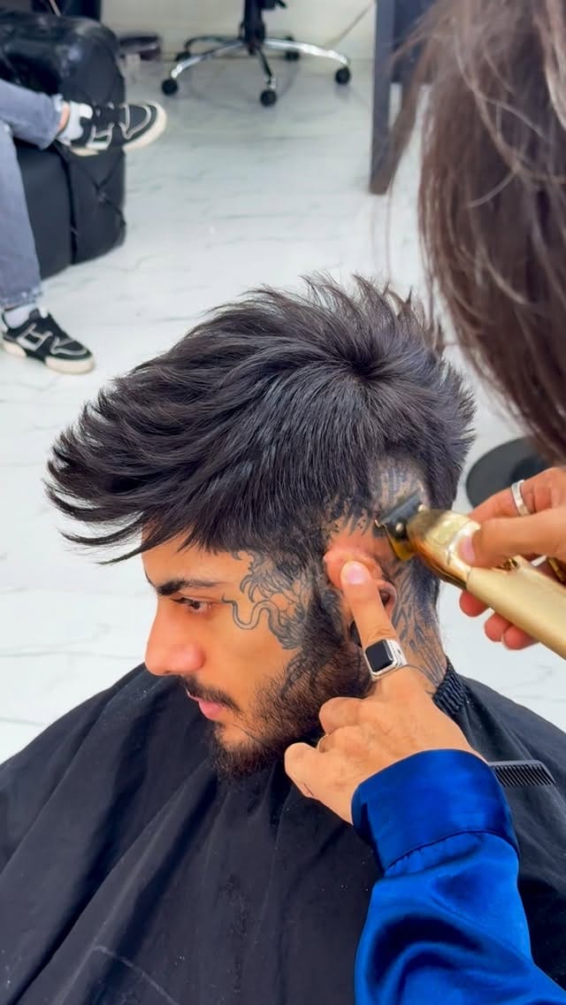 Post 3 by Omidoxygen🔵اموزش ارایشگری on Instagram (video)