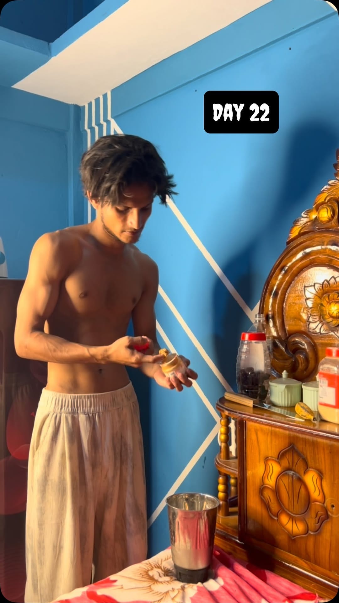 Post 2 by 𝐑𝐨𝐛𝐞 𝐌𝐮𝐣𝐚𝐡𝐢𝐝❦ on Instagram (video)