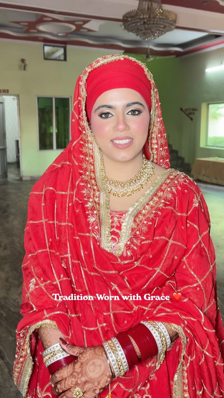 Post 7 by 𝘊𝖧𝖤𝖲𝖧𝖳𝖠| Makeup artist Ambala| Chandigarh on Instagram (video)