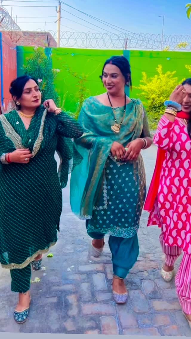 Post 7 by सना चौधरी on Instagram (video)