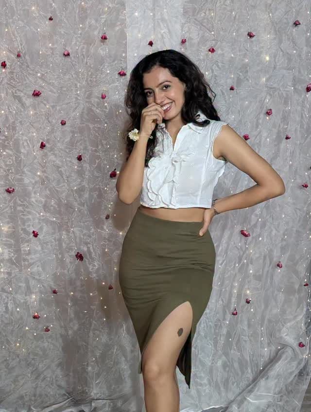 Post 3 by Aanand Priya on Instagram (video)