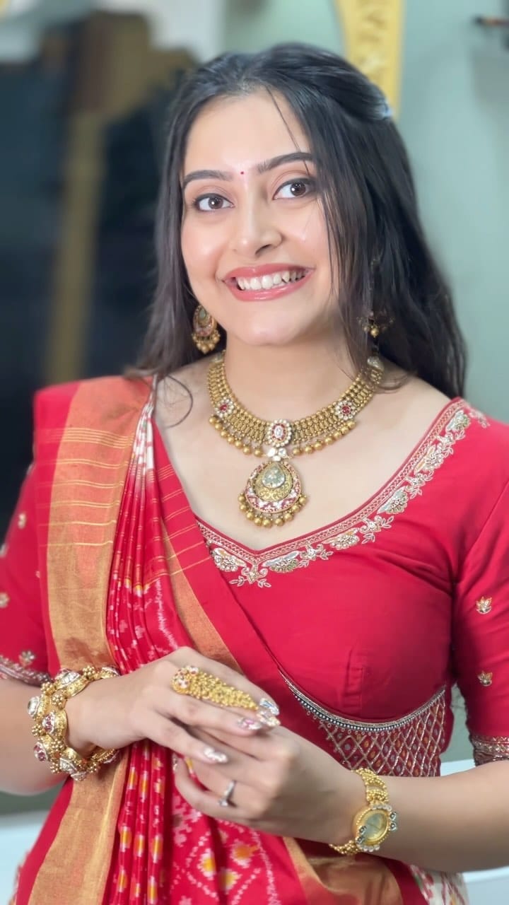 Post 9 by Manisha Bhimani on Instagram (video)