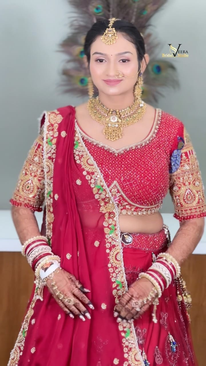 Post 3 by Manisha Bhimani on Instagram (video)