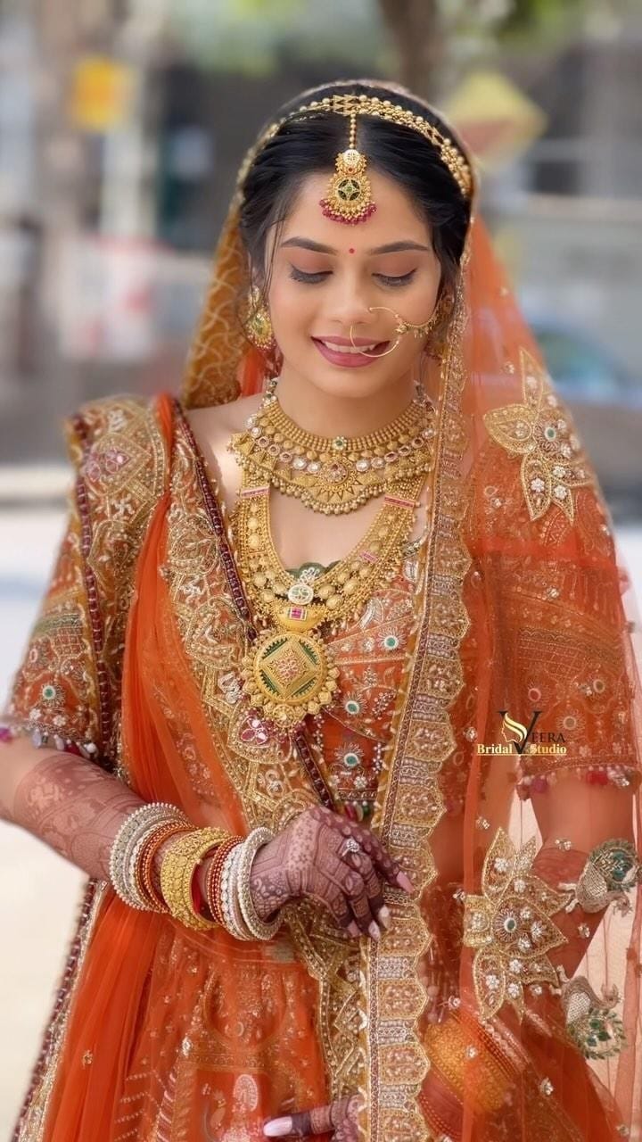 Post 10 by Manisha Bhimani on Instagram (video)
