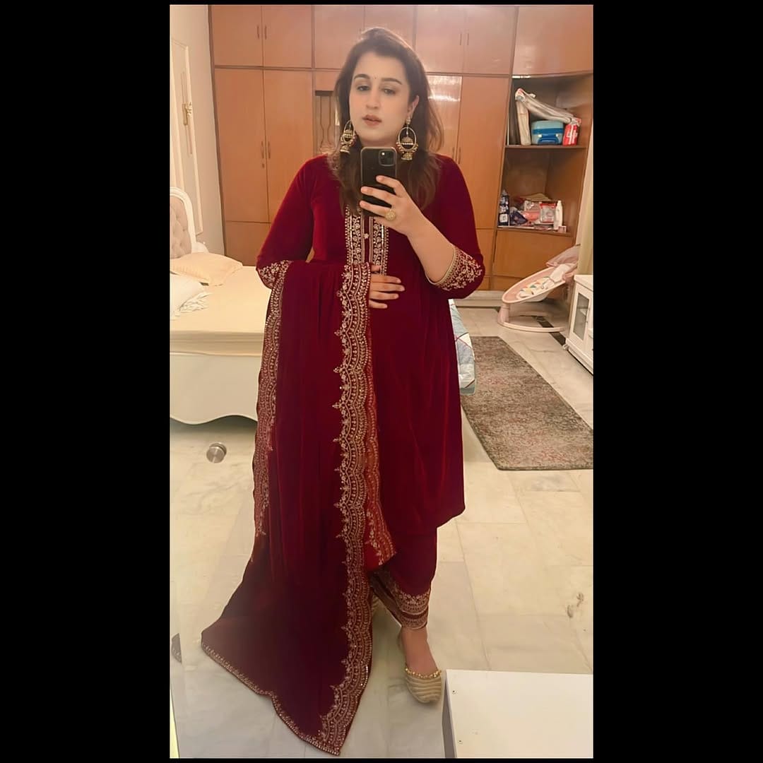 Post 10 by Rubina Verma | Delhi Makeup Artist on Instagram (carousel)