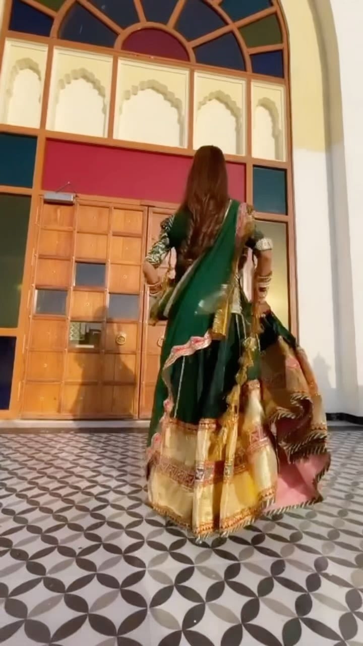 Post 10 by KIRTI RAINA on Instagram (video)
